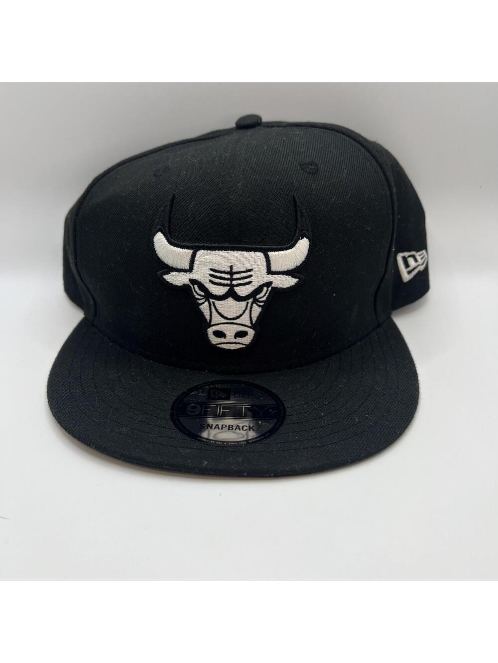 9fifty SnapBack New Era Chicago Bulls Black And White 1 Size Fits Most